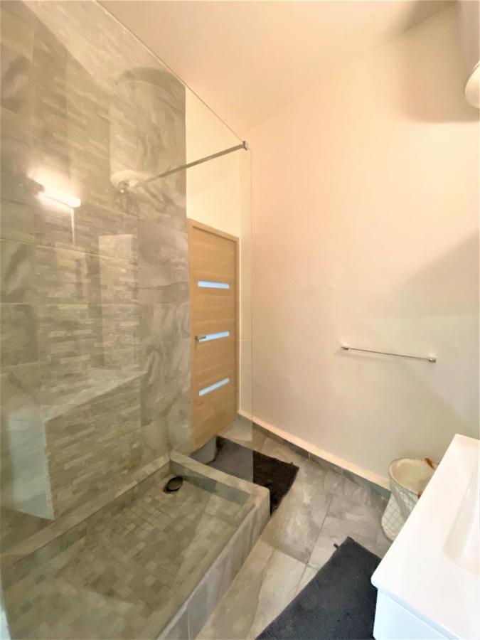 Sur Le Vieux Port: T3 De 80M2, Chic Et Confortable Marseille Exteriör bild